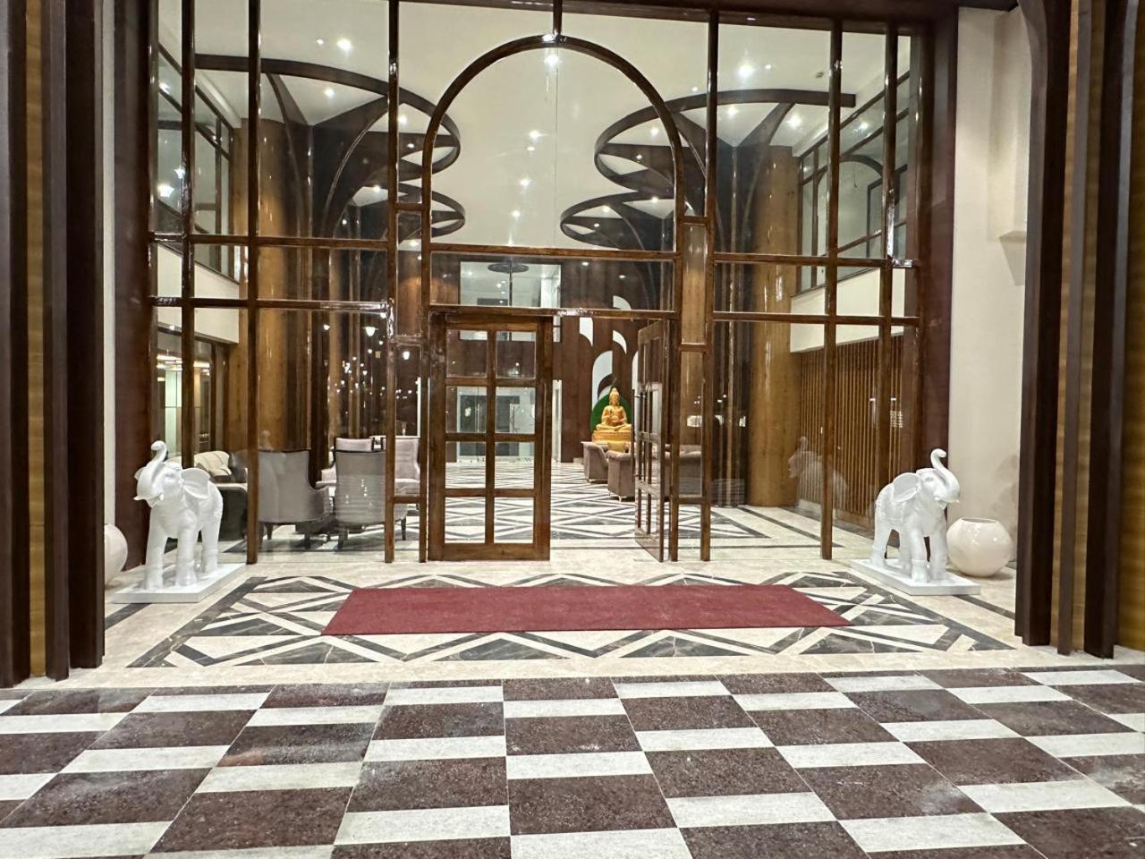 Nirvana Grand Hotel & Resort Gaya Exteriér fotografie