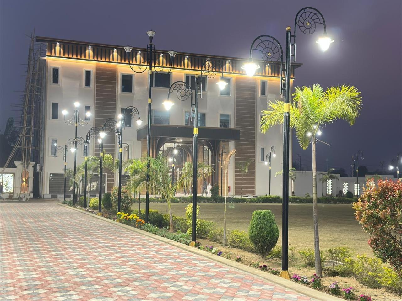 Nirvana Grand Hotel & Resort Gaya Exteriér fotografie