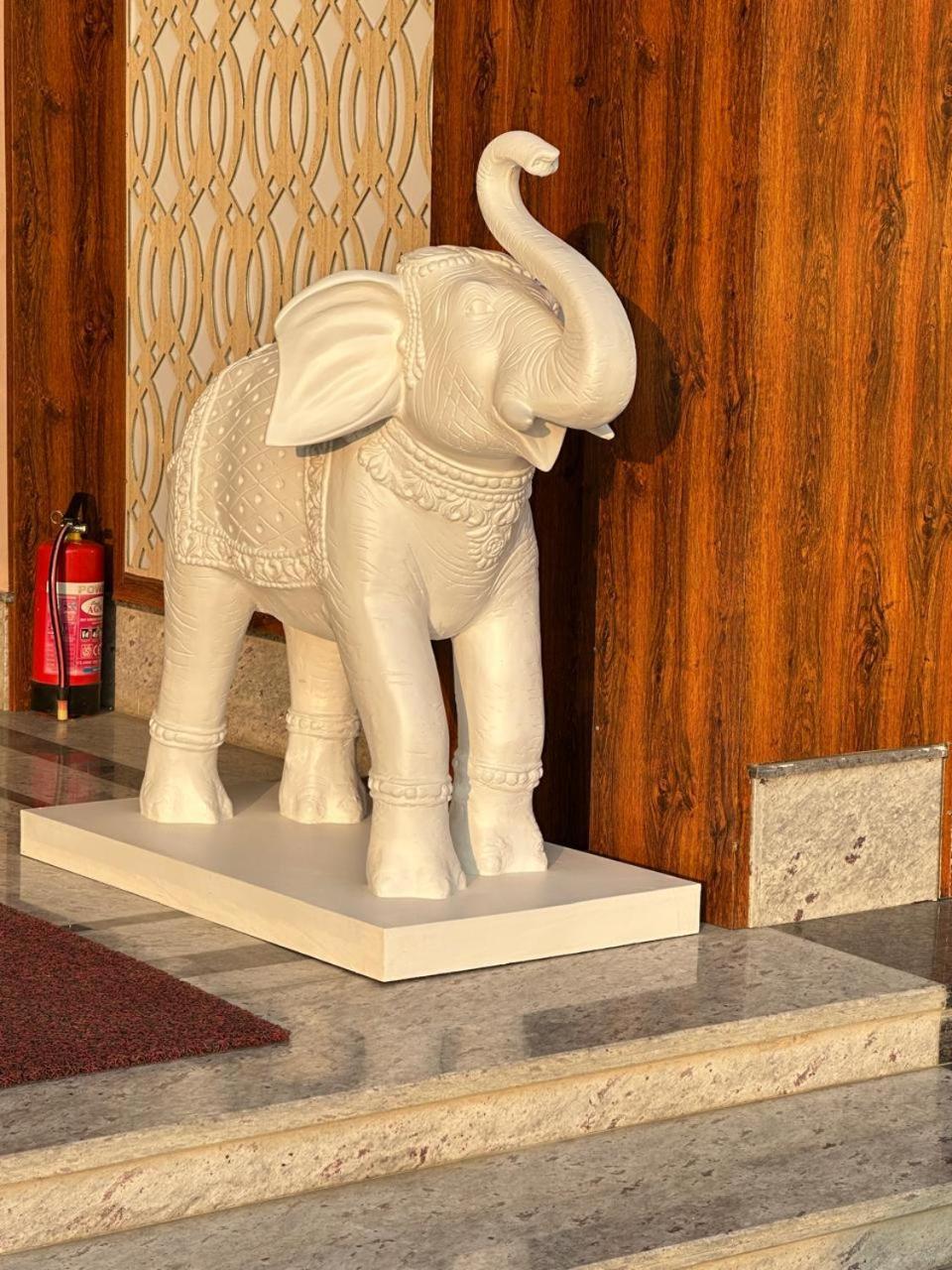 Nirvana Grand Hotel & Resort Gaya Exteriér fotografie